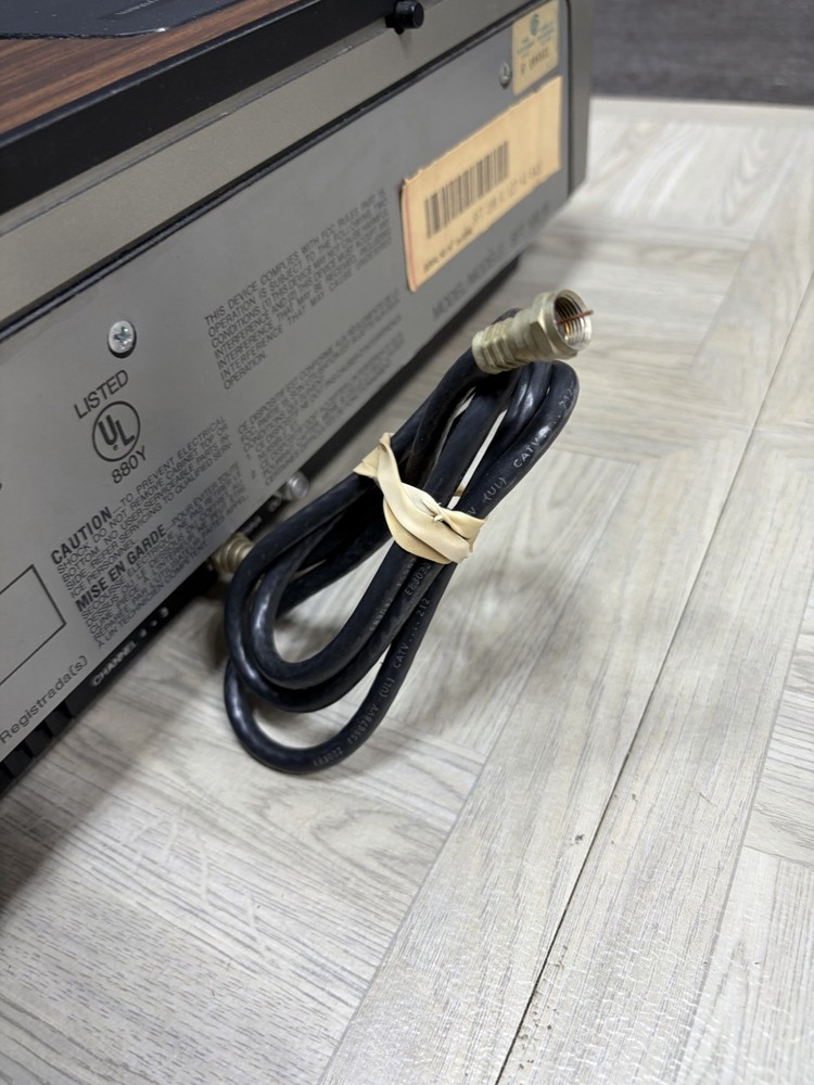 AS IS PARTIAL WORKING RCA SelectaVision CED Video Disc Player SFT100W + 3 Discs