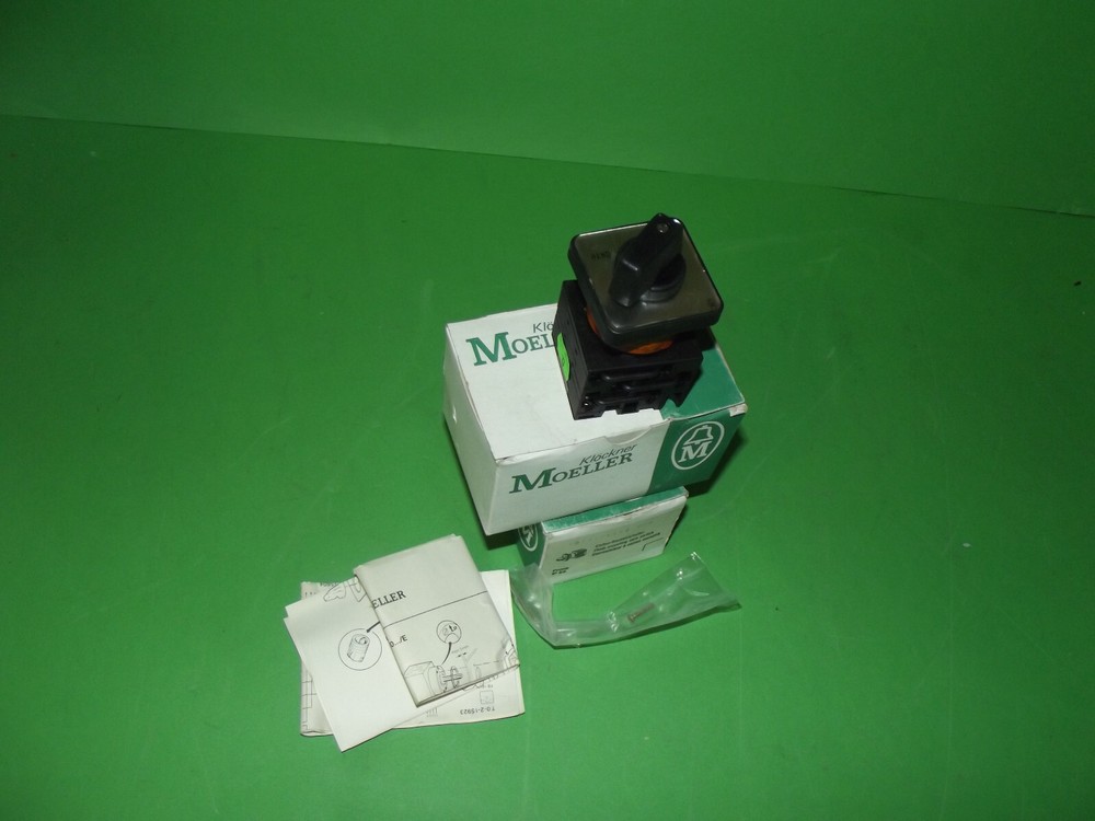 Klöckner Moeller T0-3-15453/E Flush mounting cam switch.