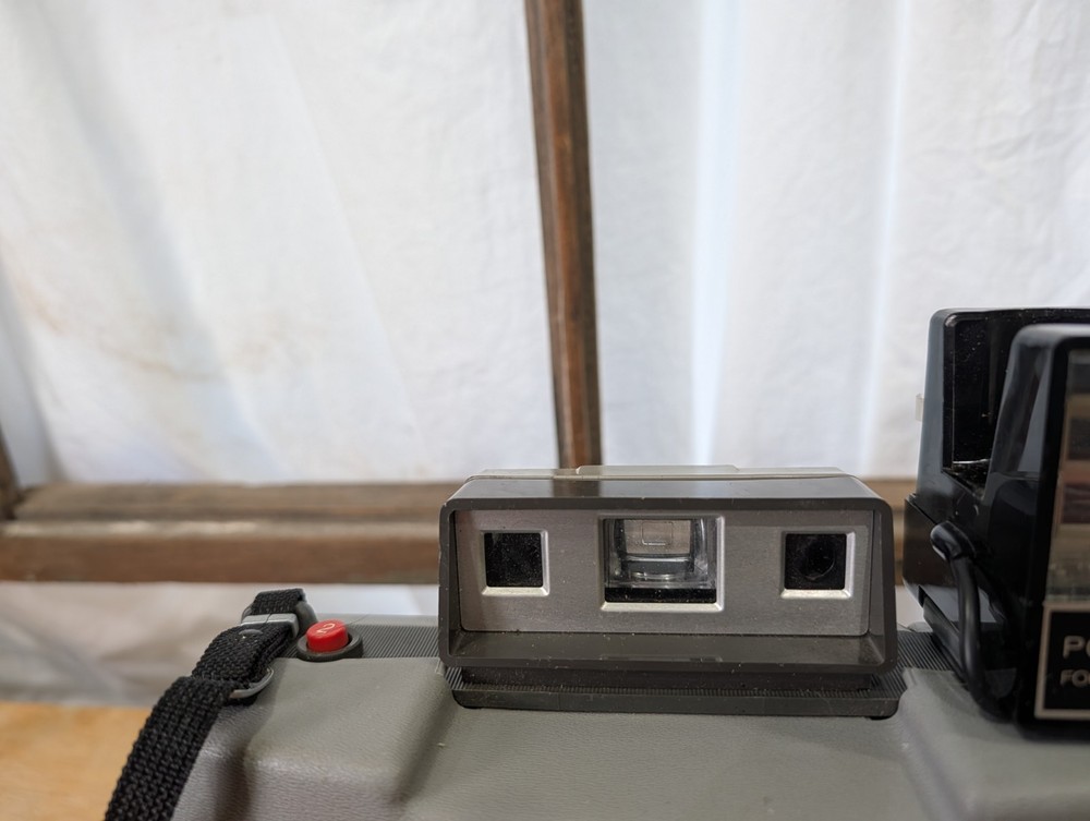 Polaroid Focused Flash 420 Automatic Land Camera UNTESTED