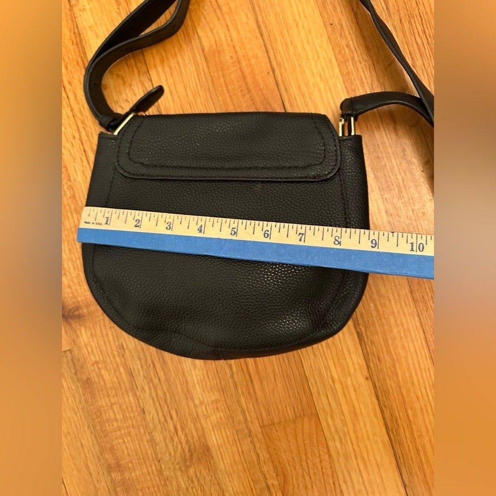 MARC JACOBSTextured Leather Crossbody Saddle Bag