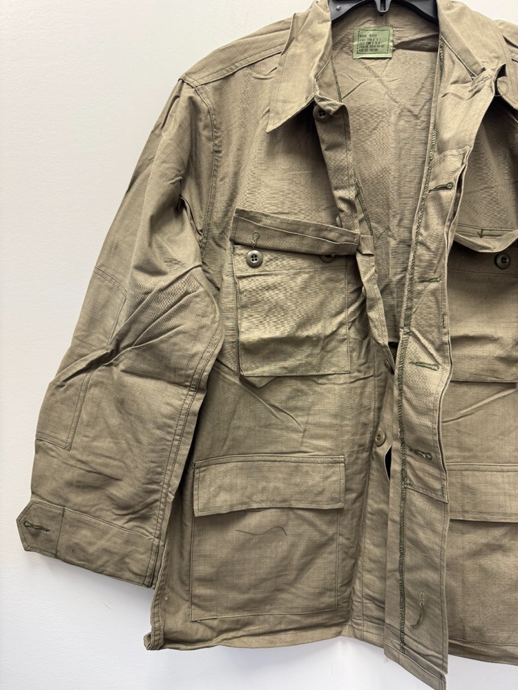 New USGI OG Ripstop Poplin Coat Shirt Jacket Tropical - Medium Regular.