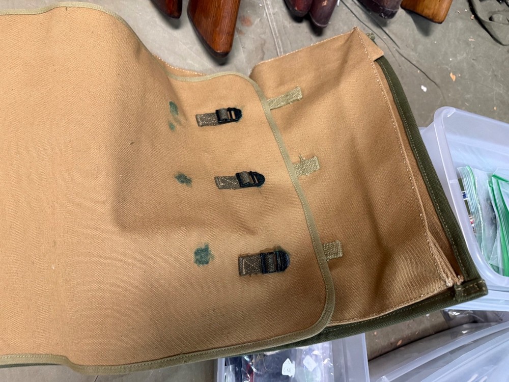 ORIGINAL WWII US ARMY INFANTRY CANVAS WORKERS ROLL CARRY CASE