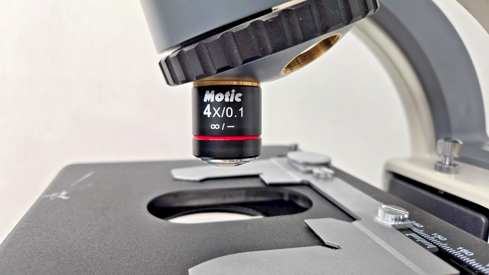 Motic BA210E LED Compound Binocular Microscope with 4X/0.10 Objective Tested