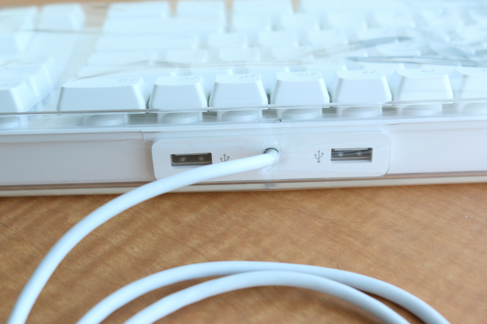 Brand New Genuine Apple A1048 English wired full size USB keyboard 658-0306 (2SB