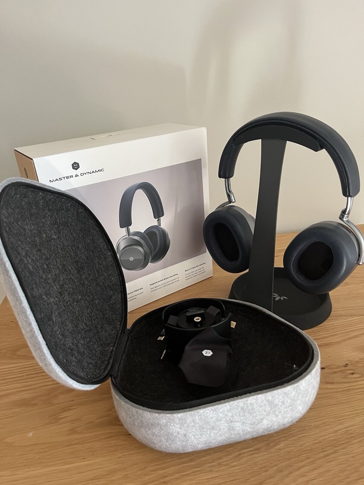 Master and Dynamic MW75 headphones