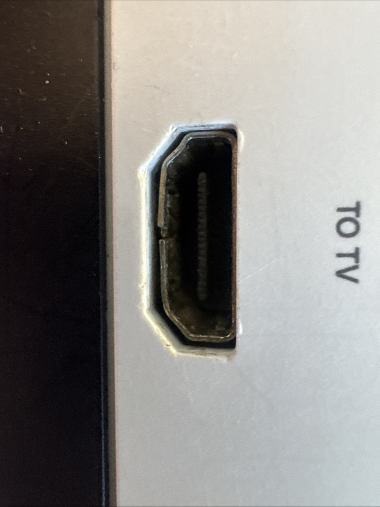 Xbox One S Console White (Microsoft) Doesn’t Display