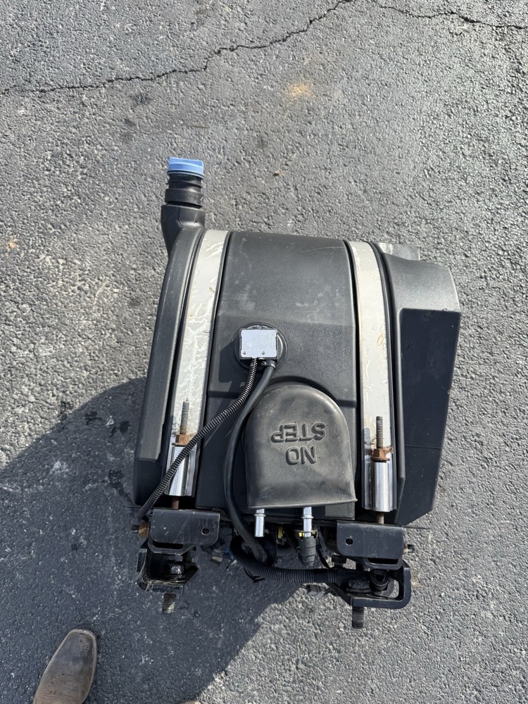2019 Peterbilt 579 DEF TANK COMPLETE ASSEMBLY ,PUMP/HEADER/HARNESS