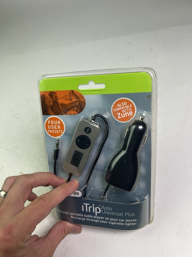 Griffin iTrip Auto Universal Plus FM Transmitter for iPod & Smartphone NEW
