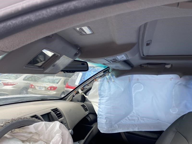 HIGHLANDR 2012 CENTER CONSOLE / ARMREST LID