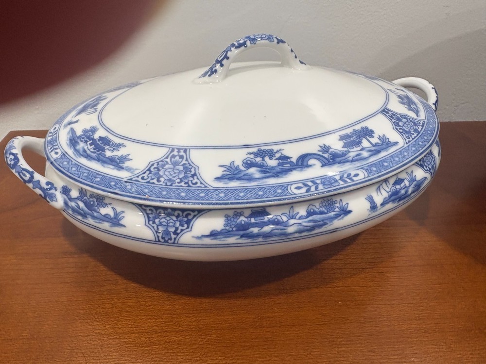 Royal Sometuke Nippon Oval Platter Blue Willow Pattern covered Serving Dish