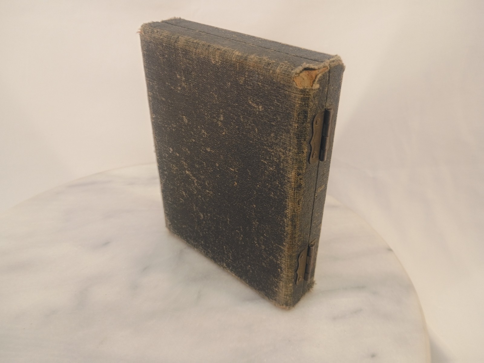 Antique Sample Of Prosthetic Hand Blown Glass Eyes Eyeballs Unknown Orgin READ