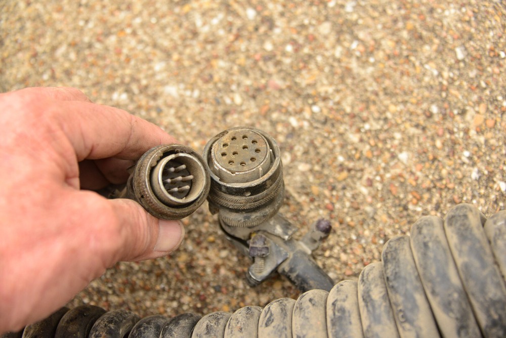 Paving machine control coil cords. For Pendant control or sonic device?