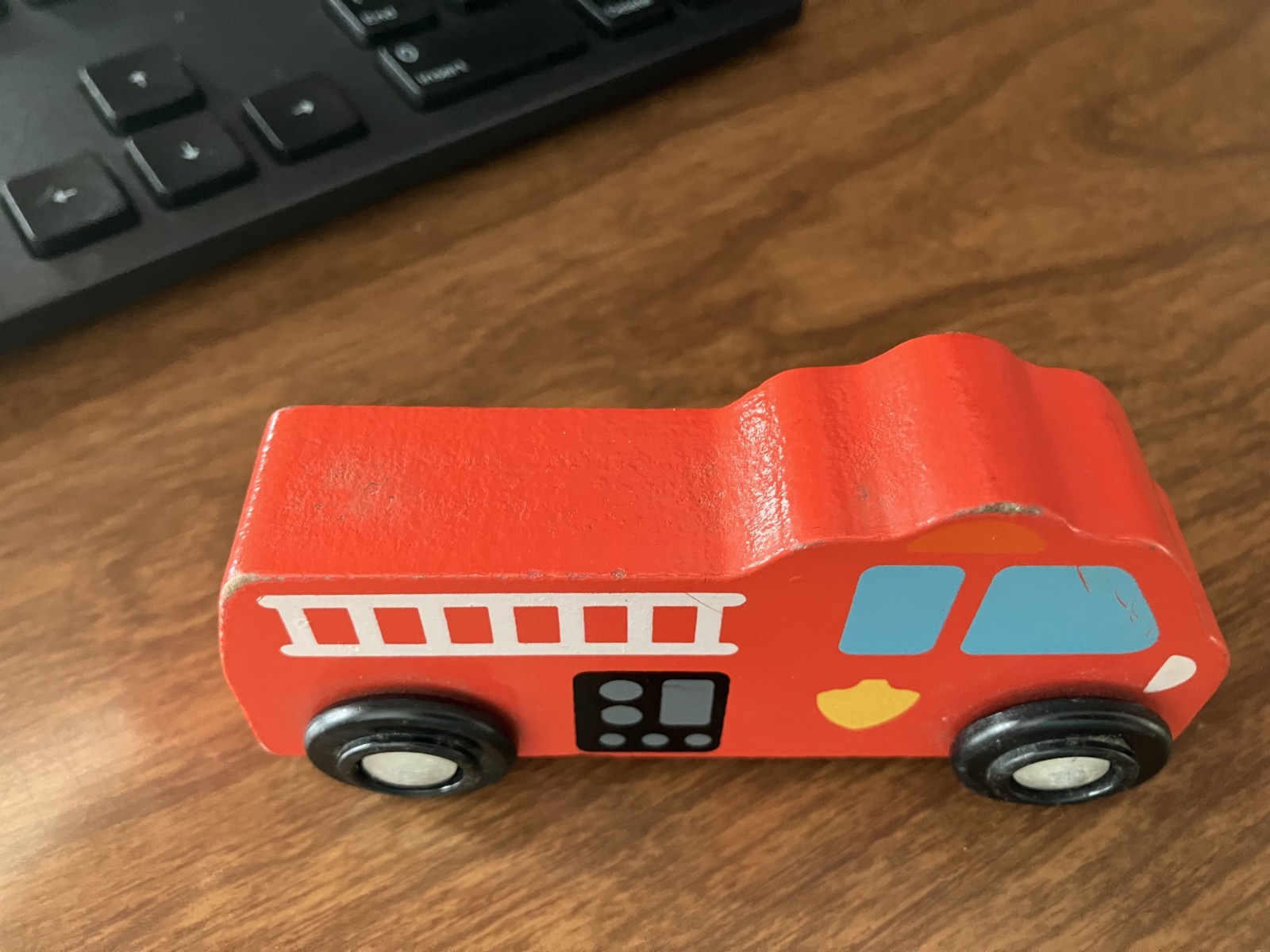 Melissa & Doug wooden Truck Fire toy