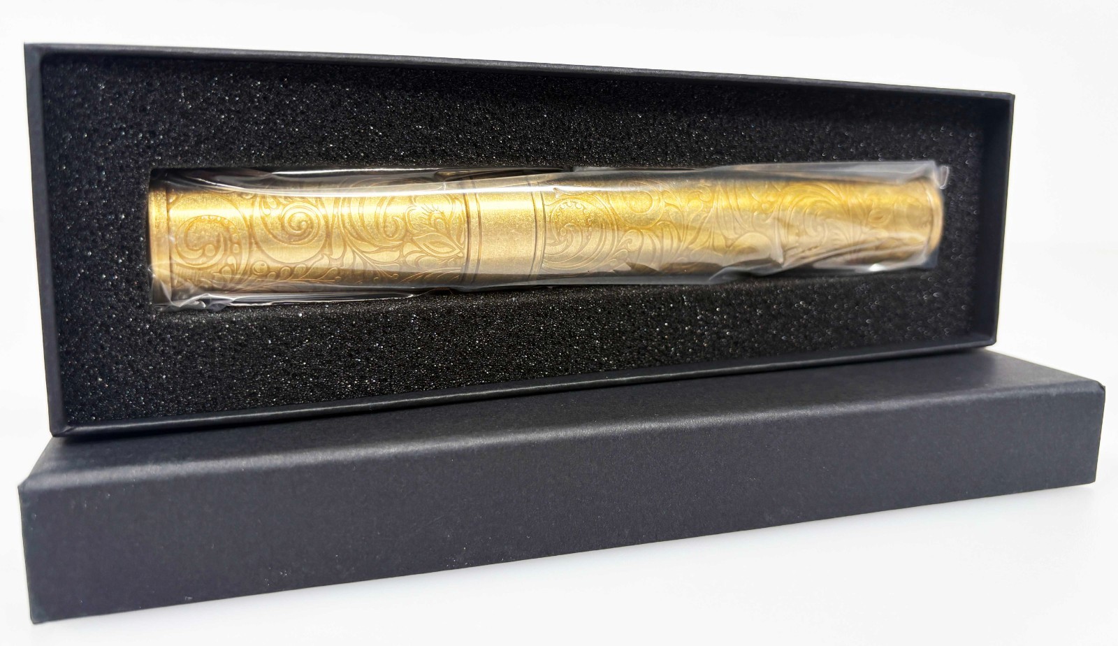 Golden Brass Engraved Cigar Tube Case Tubos Metal Portable Travel Storage Holder