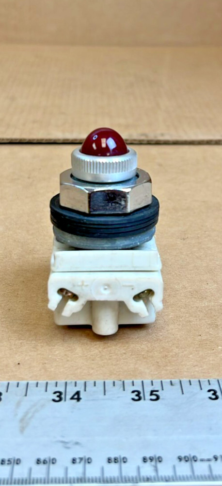 Square D Red LED Illuminated Indicator Model 9001KMF1
