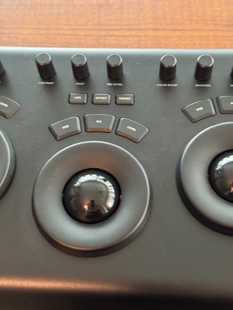 Blackmagic Design DaVinci Resolve Micro Panel w/ USB Cable_Used- Mint Conditions