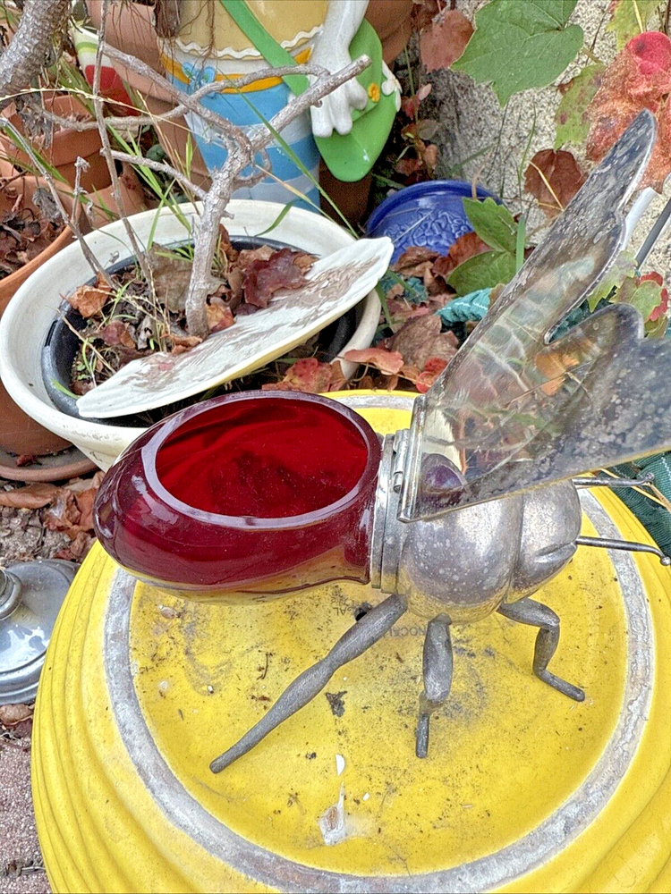 VINTAGE SILVERPLATE RUBY RED GLASS FIGURAL BEE HONEY POT. BY IRONGATE PRODUCTS