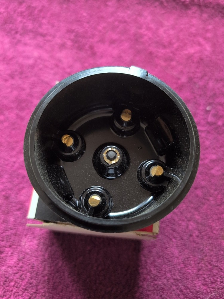 Borg Warner HC2 Distributor Cap - NOS - USA