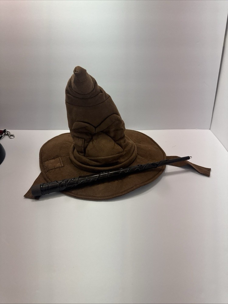 Hellmark Harry Potter's Sorting Hat and Wand