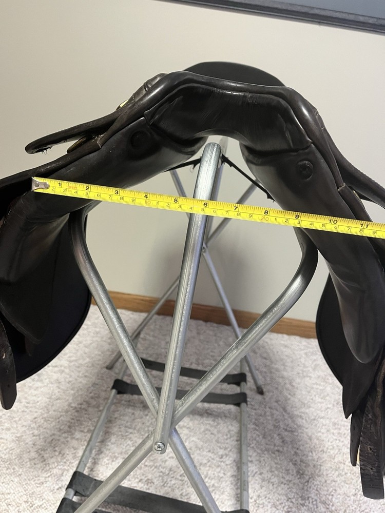 21” Windsor Cutback Saddle Black