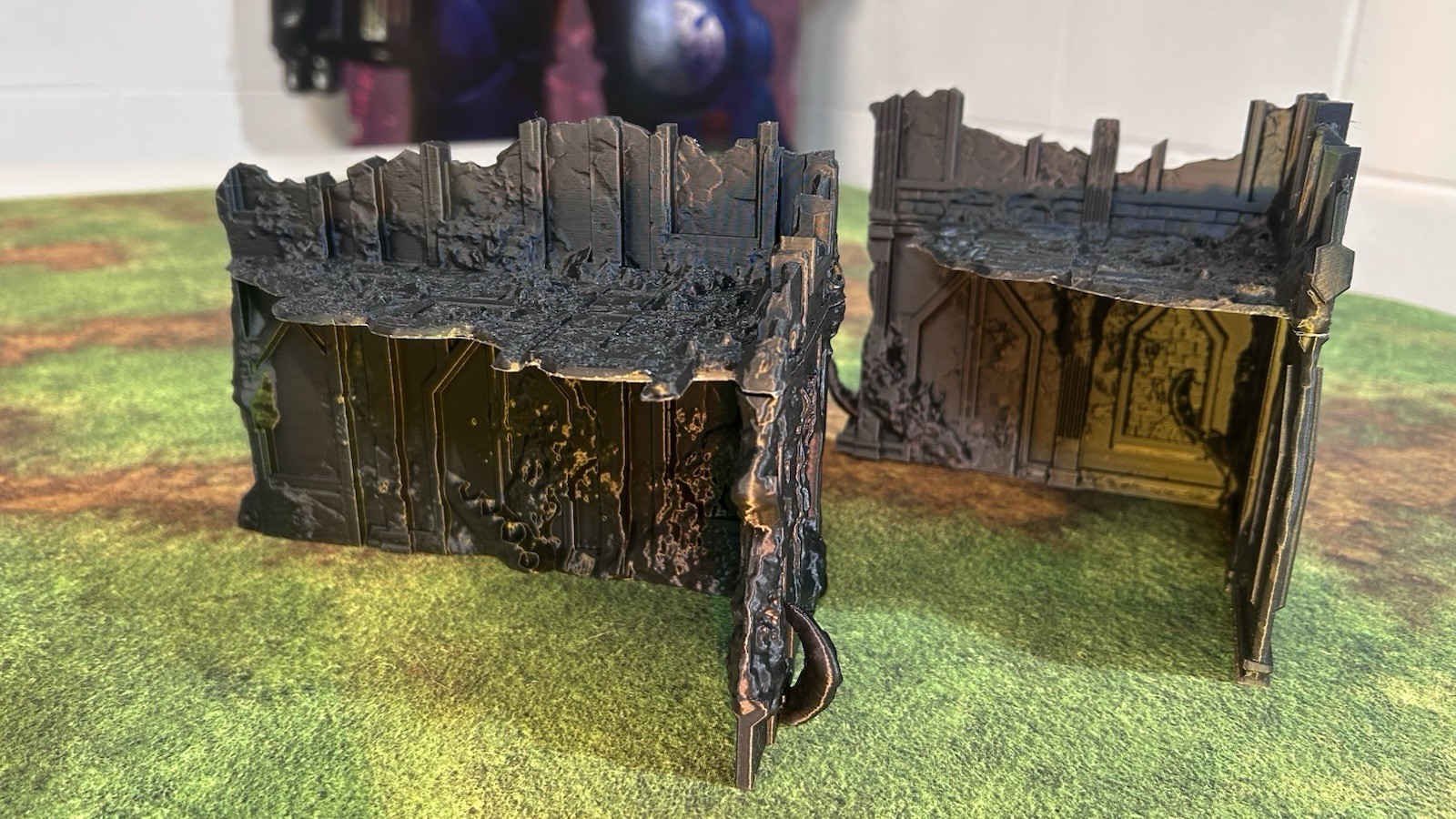 Tabletop Terrain - Infected Ruins - Perfect for Warhammer 40K/Fantasy: 12 pcs