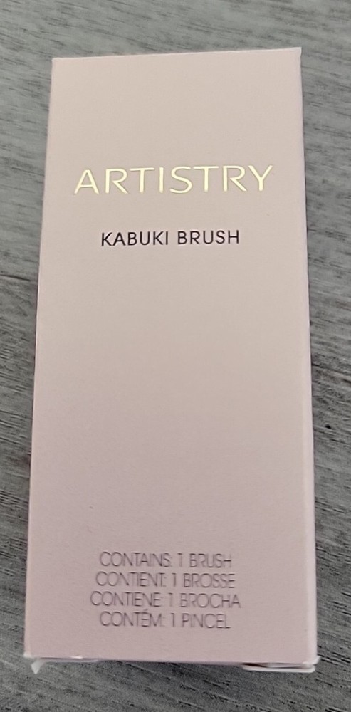 Artistry Kabuki Brush Makeup Blush NIB