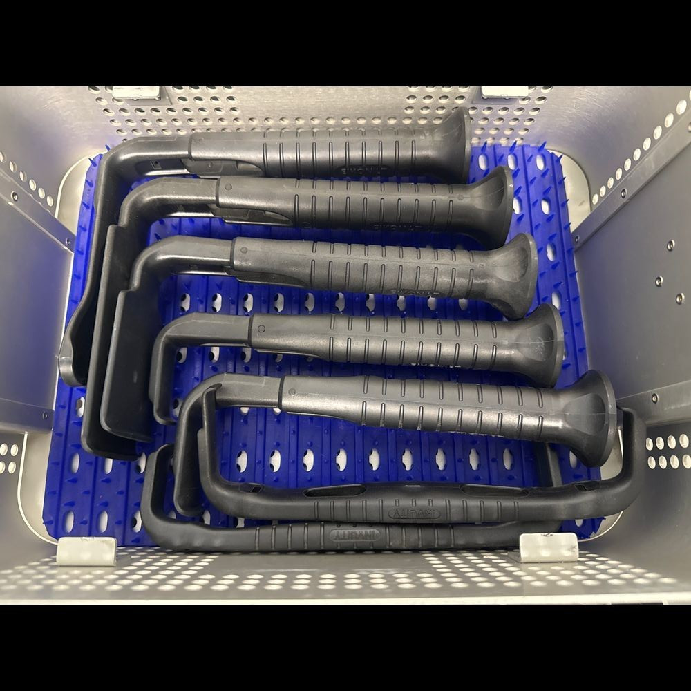 Invuity Eikon LT Illuminated Retractor System