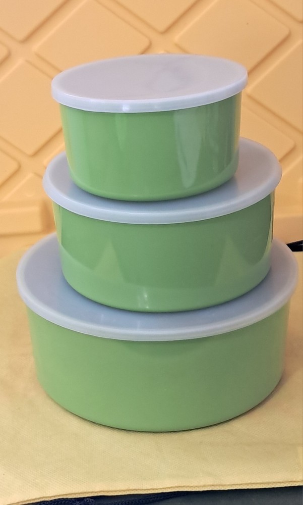 3 Piece Microwave Safe Bowls with Storage Lids Stackable Great For Leftovers