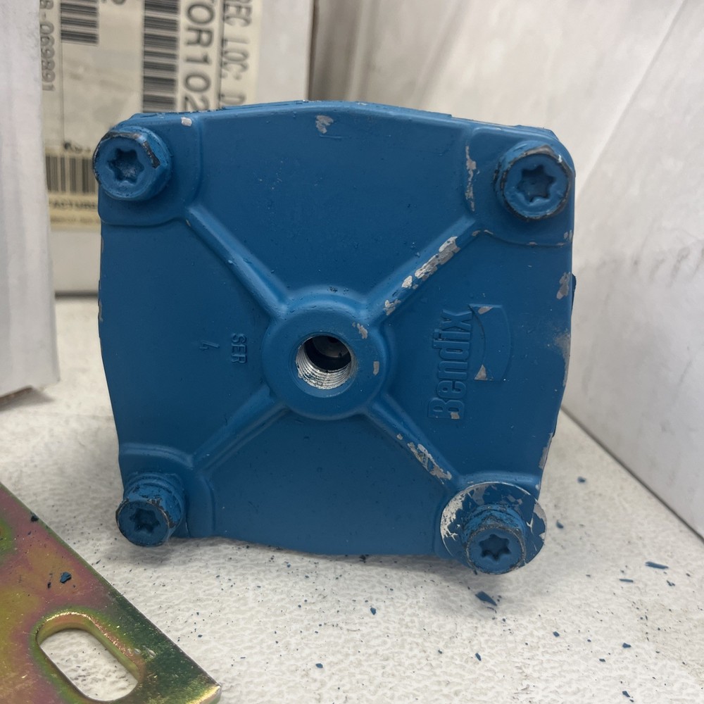 Bendix Heavy Duty OR102626X Valve With Bracket C3
