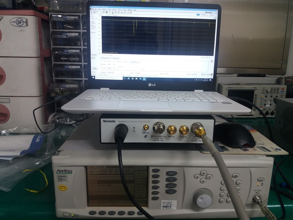 Tektronix RSA607A opt 04 Spectrum Analyzer Real Time