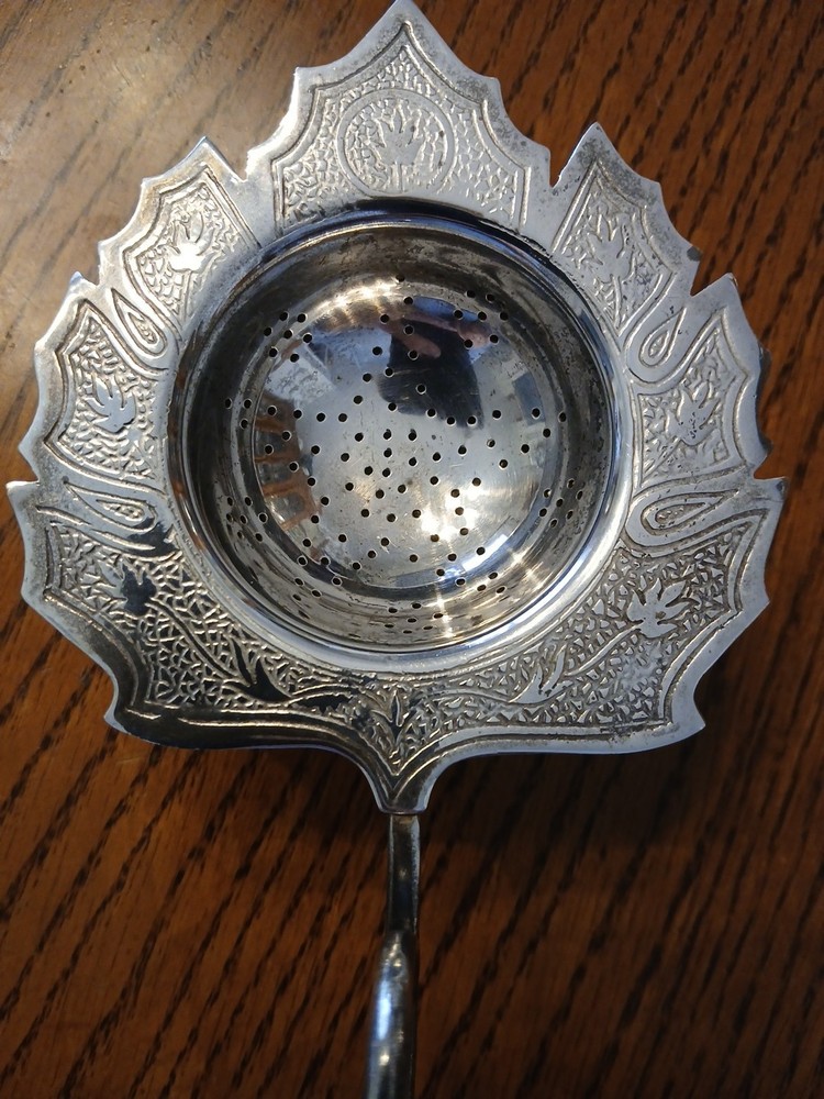 Vtg Silverplate MapleLeafShapeTea Strainer w/Drip Cup-Engraved