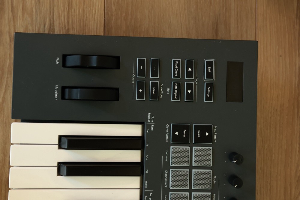 Novation FLkey 61 MIDI Keyboard Controller Faders Pads FL Studio