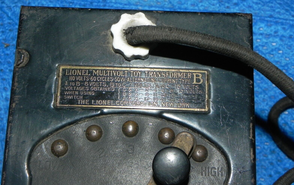 LIONEL MULTI VOLT Transformer TYPE B