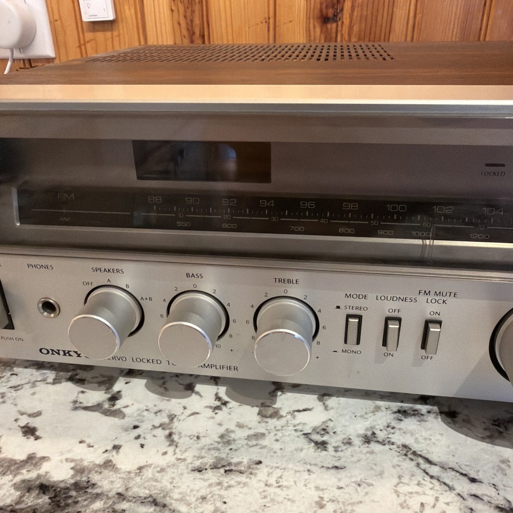 Onkyo Servo Locked Tuner Amplifier TX-2000