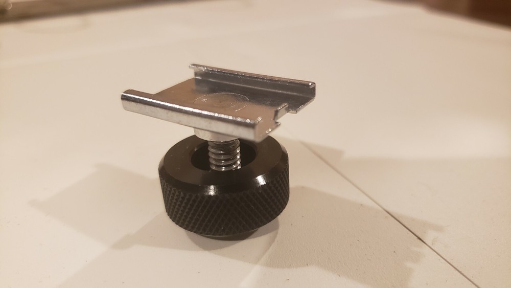 Shure A88SM Screw Type Camera Mount Adapter