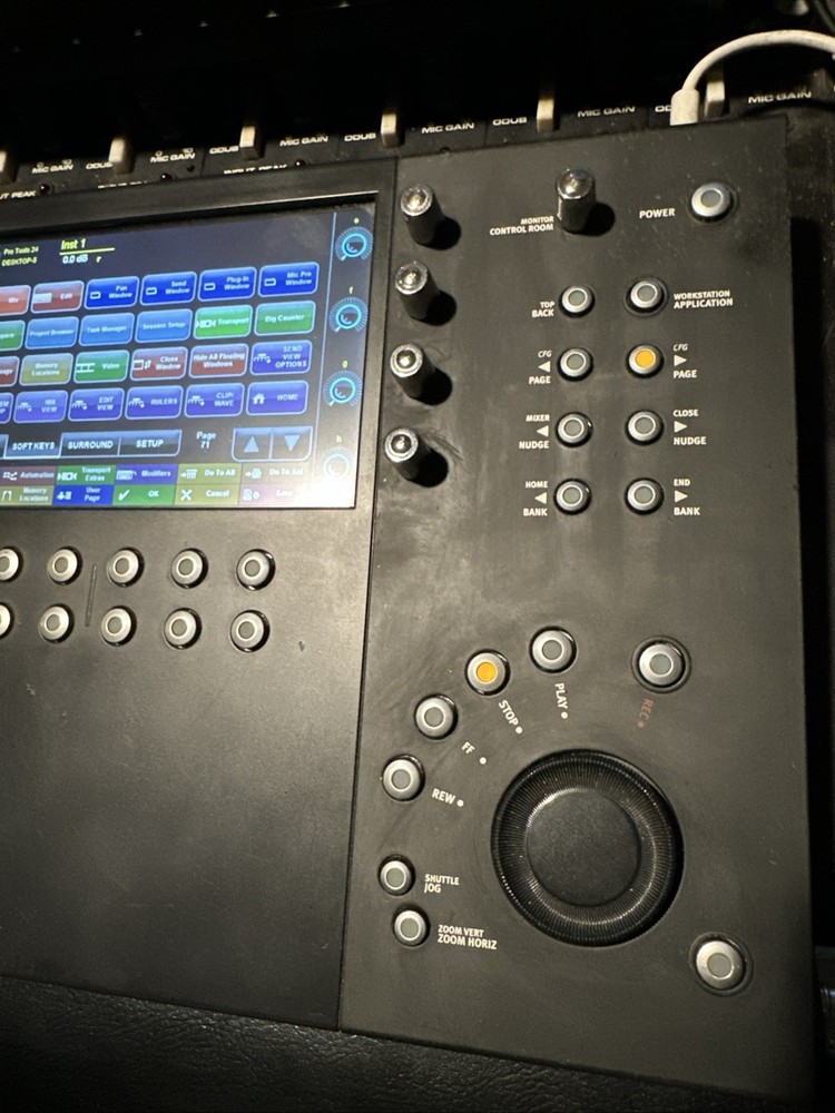 Avid Artist Control EUCON DAW Controller Touchscreen – Logic Pro / Pro Tools