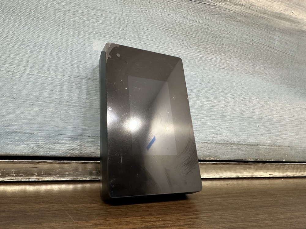 Savant CLI-W200B-00 Smart Thermostat - Black New Without Box