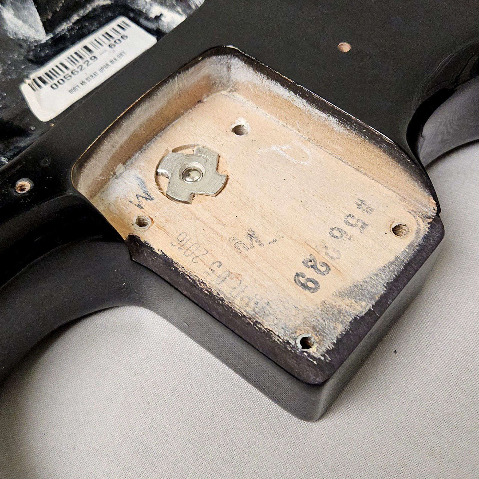 2016 Fender American Standard Strat Alder Body Gloss Black - USA Stratocaster