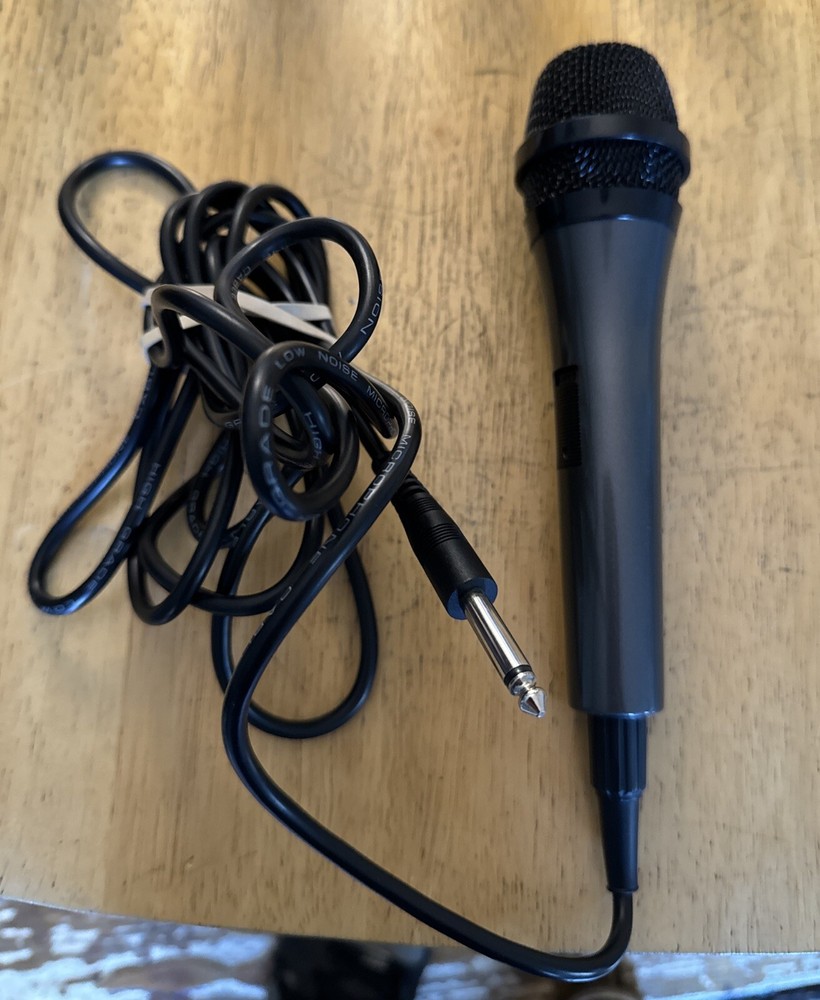 Singing Machine Wired Unidirectional Dynamic Karaoke Microphone - Black - SMM205