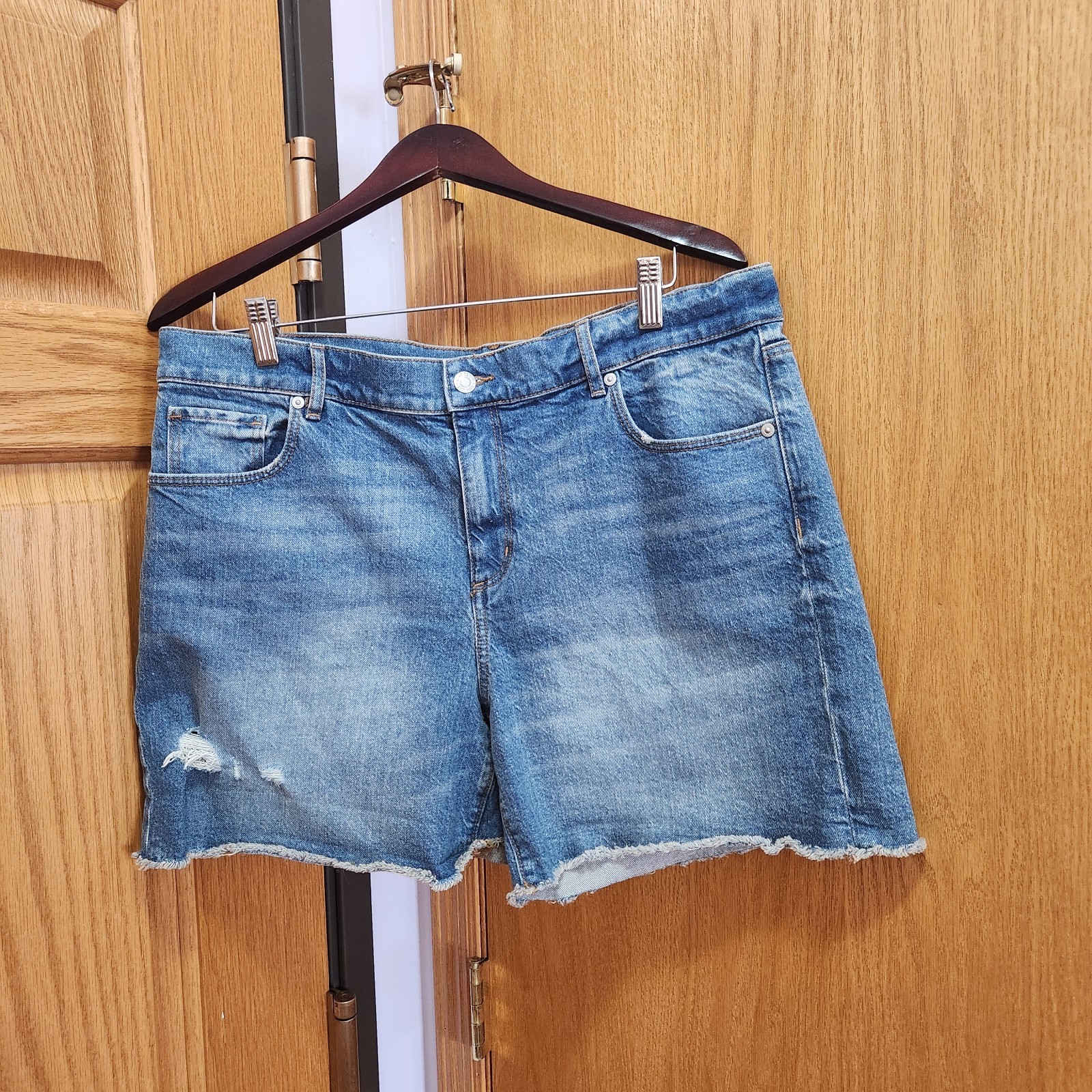 LOFT Made And Loved Jean Short Size 14