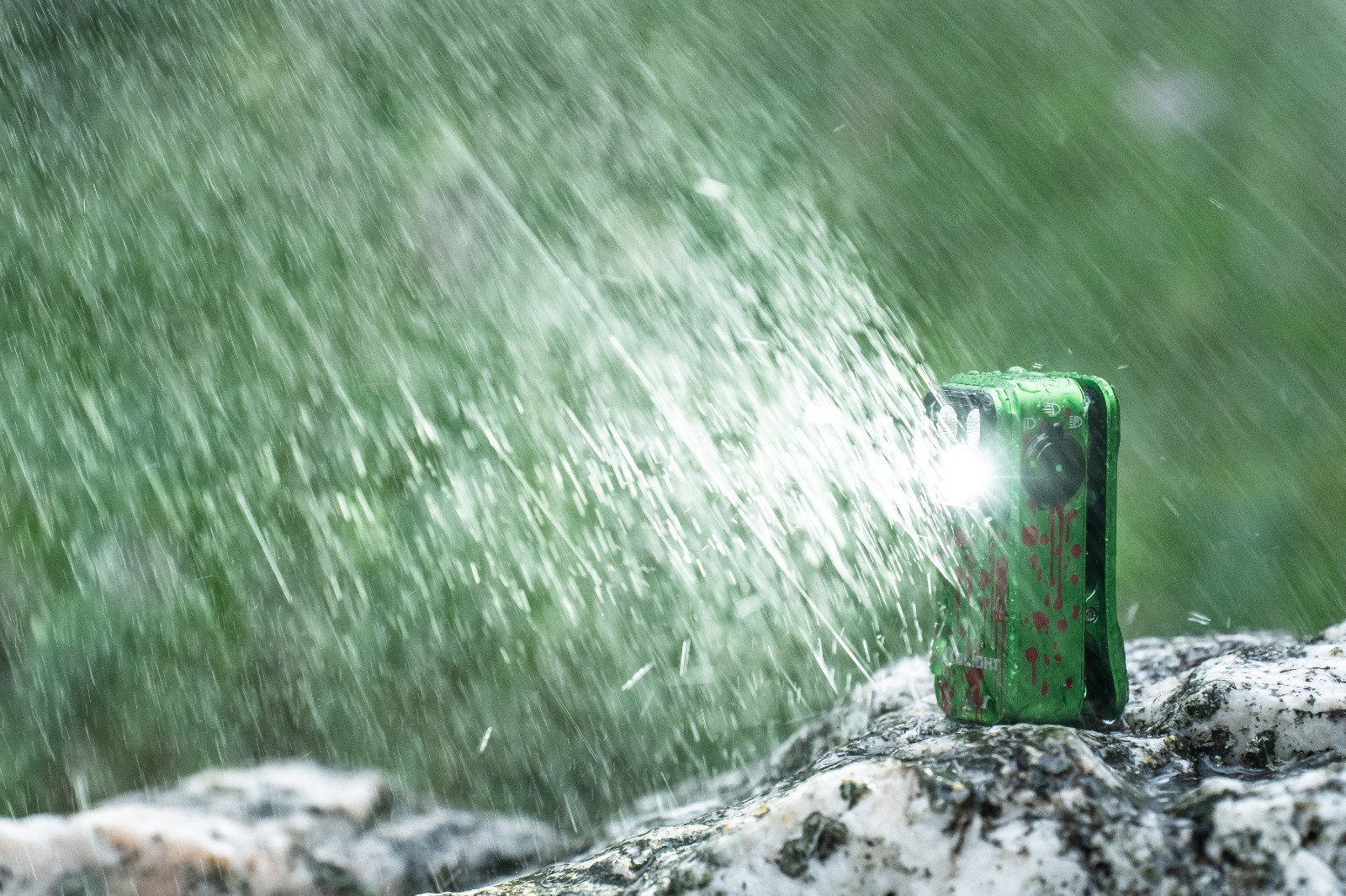 Olight Oclip Pro Zombie Green Clip-On Flashlight Red Light New