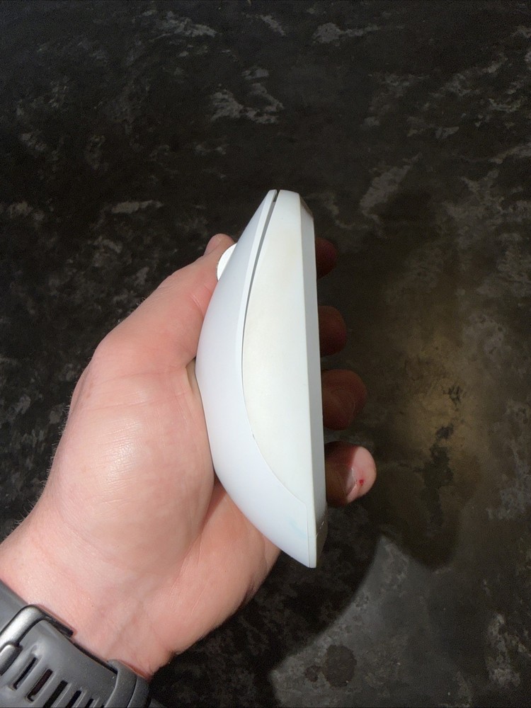 Microsoft Bluetooth Ergonomic Mouse Model 1955 White Untested