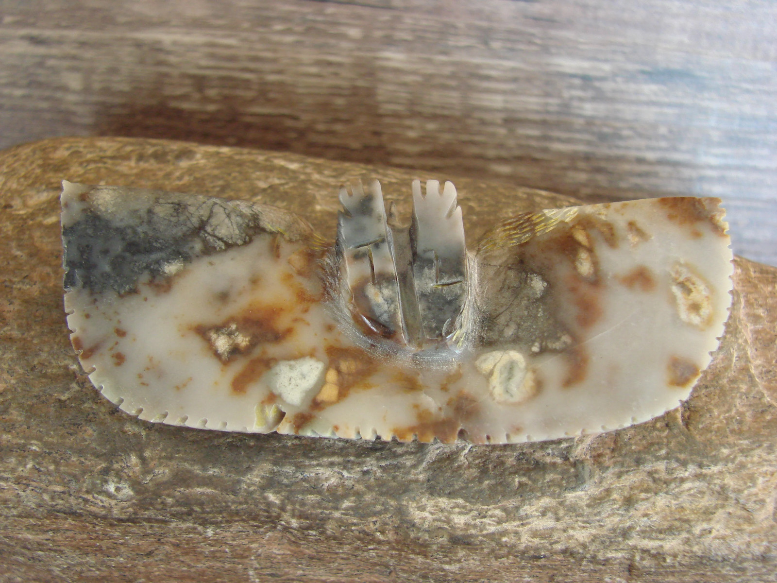 Native American Zuni Hand Carved Eagle Fetish - Lowsayatee