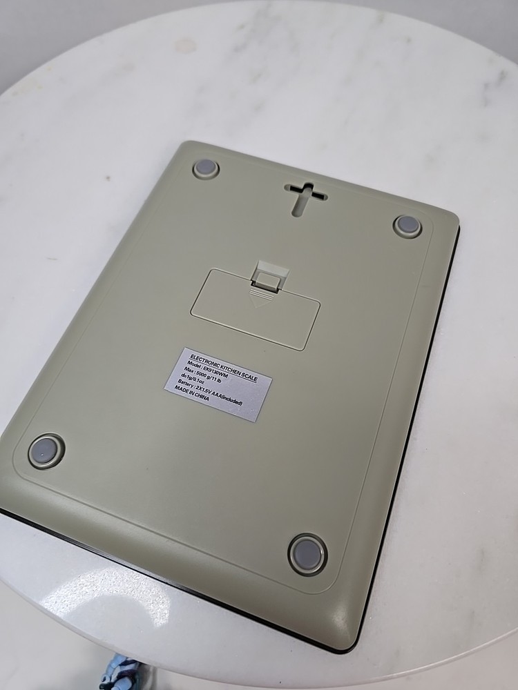 Compact Digital Kitchen Scale 5 kg Black