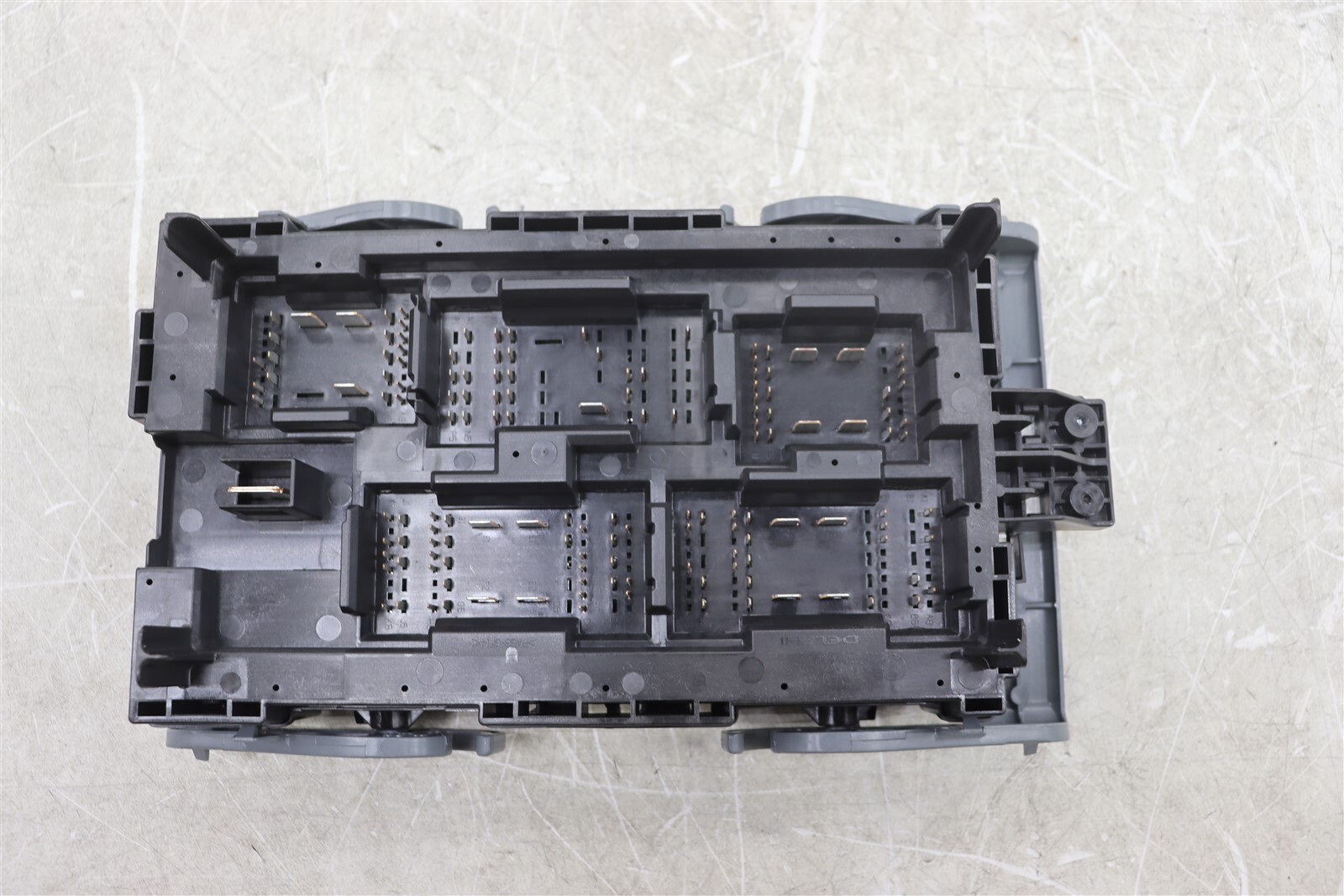 NEW GM Engine Wiring Harness Junction Block 19210437 Suburban Tahoe Yukon 2007