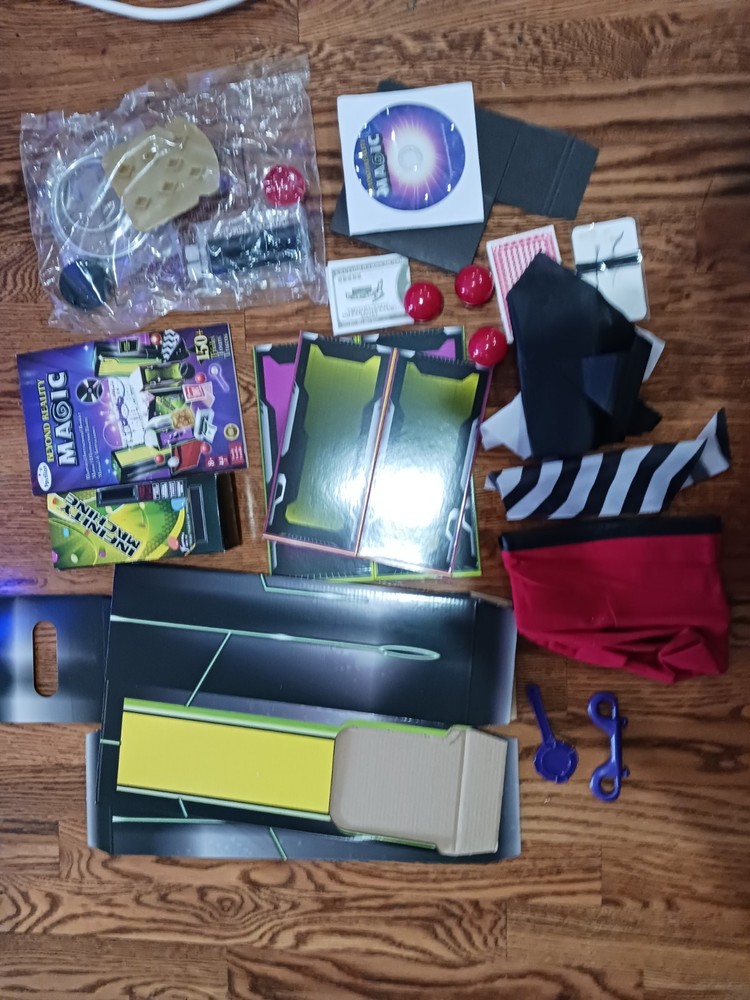 Magic Kit Over 150 Tricks w/DVD