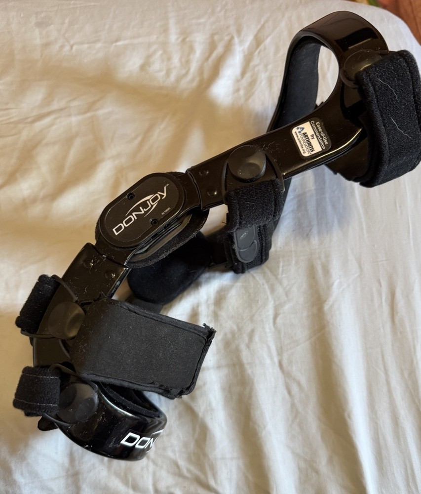Donjoy Defiance Knee Brace - Left - Large