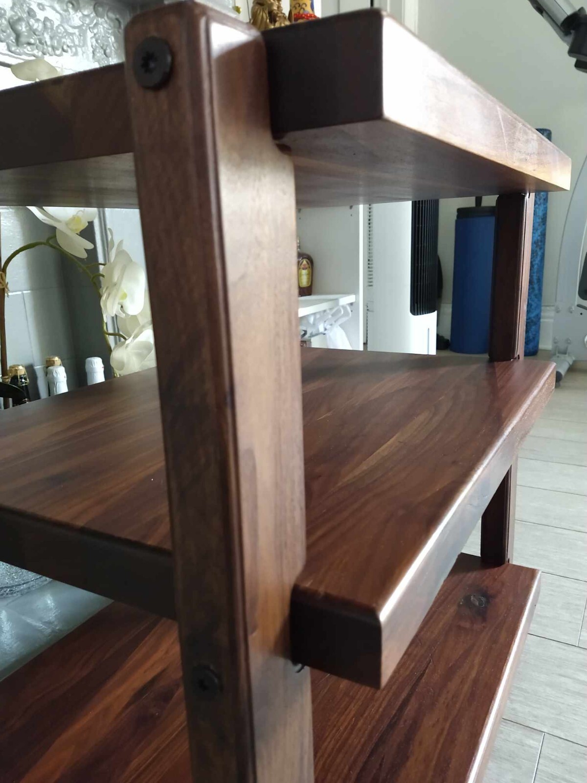 Jazz Brothers- Walnut Wood Audio Rack