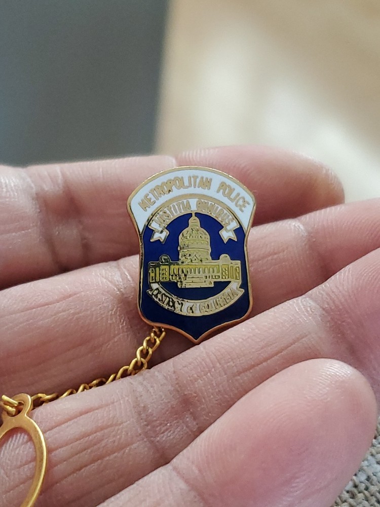 Metropolitan Police D.C. Pin