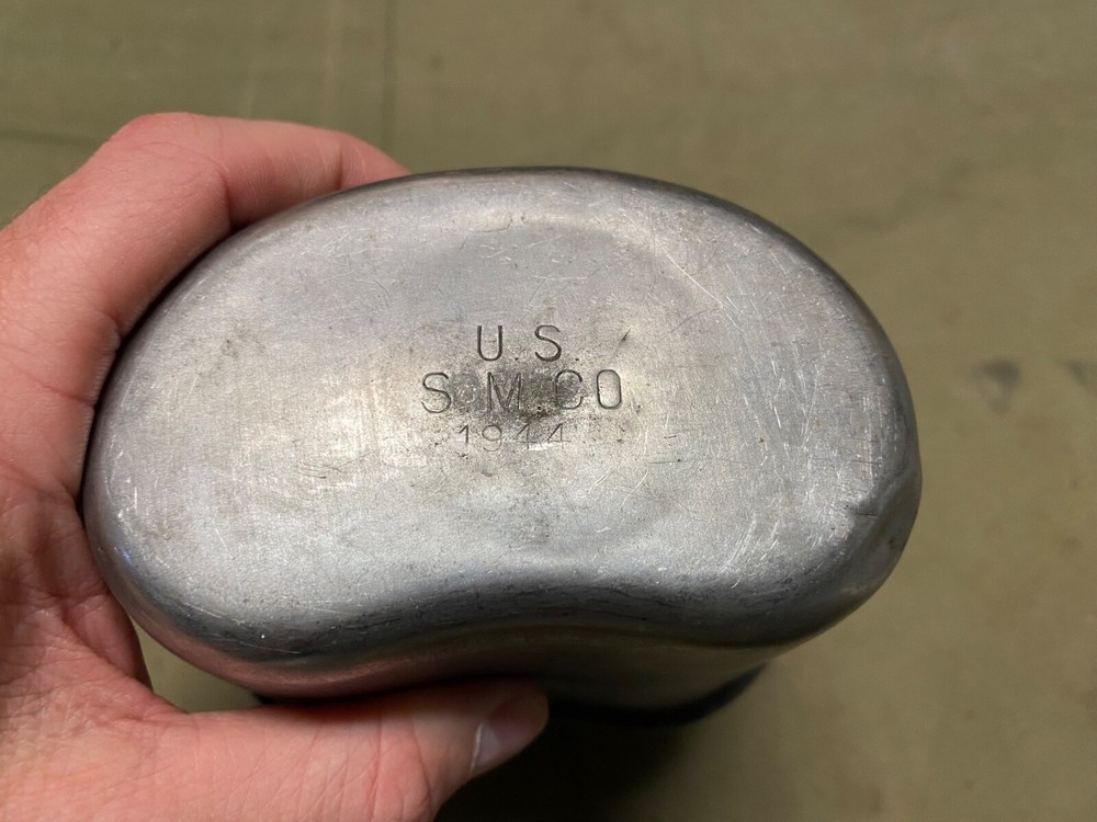 ORIGINAL WWII US ARMY & MARINE INFANTRY M1942 CANTEEN-DATED 1944